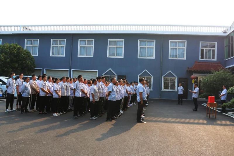 花溪科技舉行“送溫暖、獻愛心”捐助活動